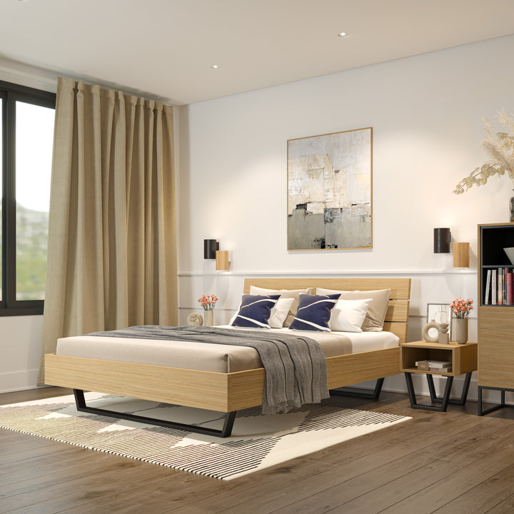 Oak Bed Motto Queen XL - Oak Clear Finish